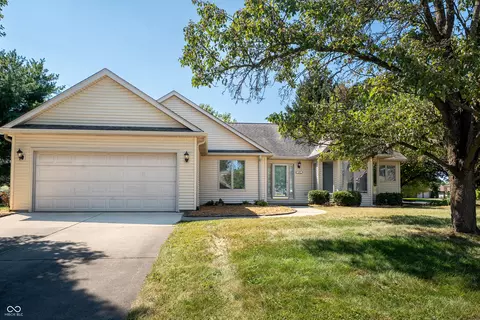 2403 Fairfax Dr, Columbus, IN 47203