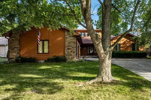 7802 Tanager Ln, Indianapolis, IN 46256