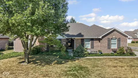 678 Harvest Ridge Dr, Avon, IN 46123