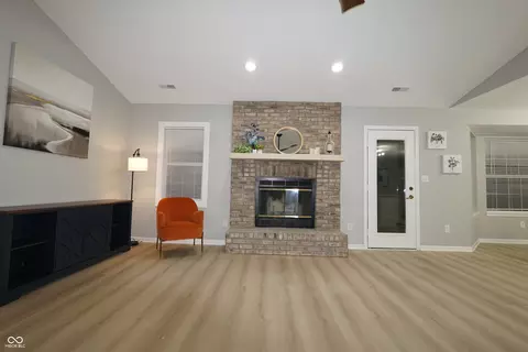 7646 Dancy Dr, Indianapolis, IN 46239 photo 3
