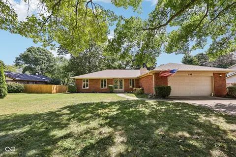 837 Briarwood Dr, Greenwood, IN 46142