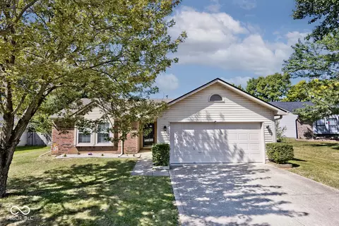 105 Coralbury Ct, Mooresville, IN 46158