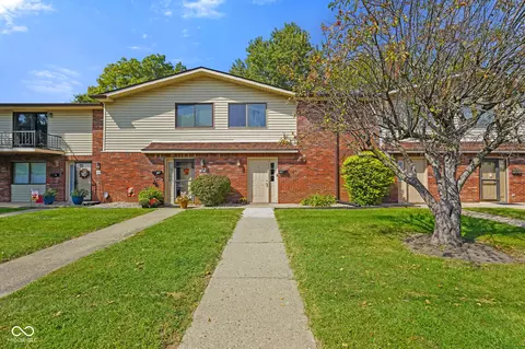 69 Trails End St, Greenwood, IN 46142