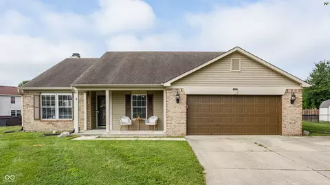 109 Meadowview Dr, Mooresville, IN 46158
