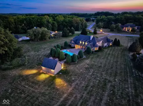 9420 Timberwolf Ln, Zionsville, IN 46077
