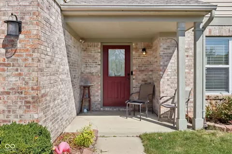 Exterior - 9648 W Lantern Ln, Pendleton, IN 46064 photo 3 of 8