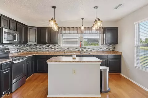 Kitchen - 9648 W Lantern Ln, Pendleton, IN 46064 photo 2 of 2