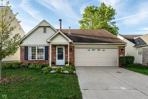 10828 Washington Bay Dr, Fishers, IN 46037