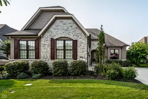 465 Heritage Terrace Ln, Carmel, IN 46032