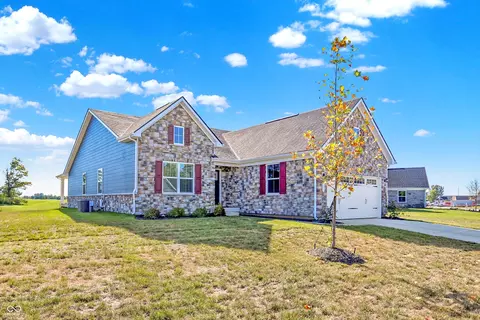 953 Independence Dr, Edinburgh, IN 46124
