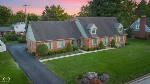 1411 Parkside Dr, Columbus, IN 47203