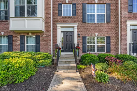 9058 Mercer Dr, Fishers, IN 46038