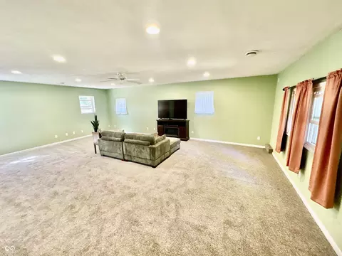 Living - 1201 4th St, Covington, IN 47932 photo 2 of 3