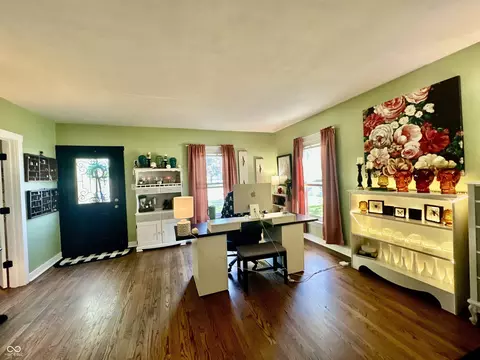 Entry Way - 1201 4th St, Covington, IN 47932 photo 2 of 2