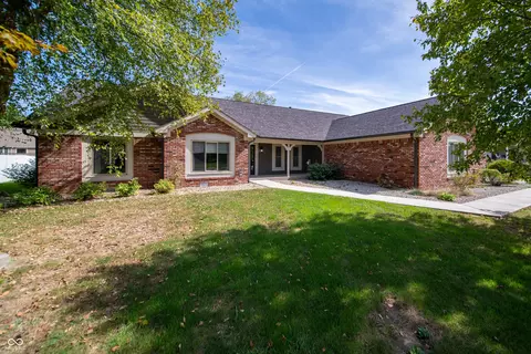 2259 Willow Lake Dr, Greenwood, IN 46143