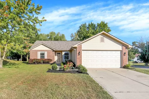 772 Franklin Lakes Blvd, Franklin, IN 46131