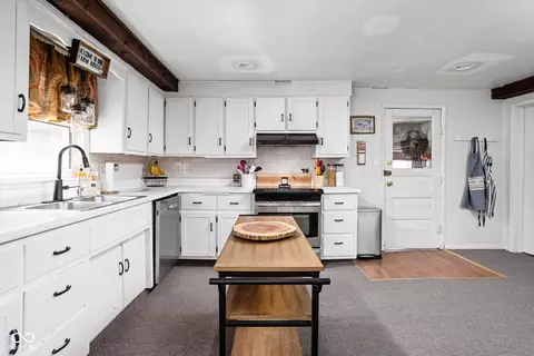 Kitchen - 9565 S 250 E, Markleville, IN 46056 photo 4 of 6