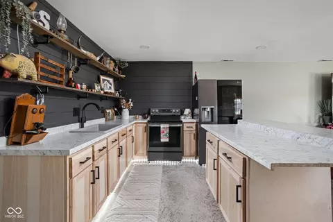 Kitchen - 9565 S 250 E, Markleville, IN 46056 photo 1 of 6