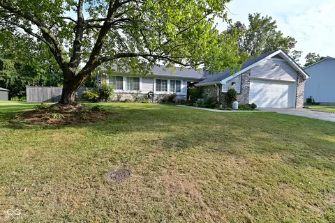 5846 Lakeland Dr, Indianapolis, IN 46220
