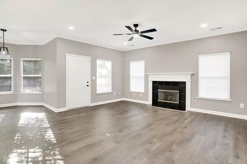 Living - 9749 Herons Cv, Indianapolis, IN 46280 photo 3 of 7