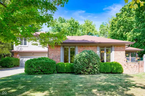 910 Claridge Ct, Indianapolis, IN 46260