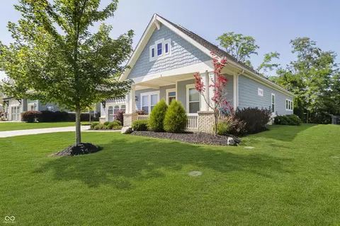 10994 Edgewood Dr, Fishers, IN 46040 photo 3