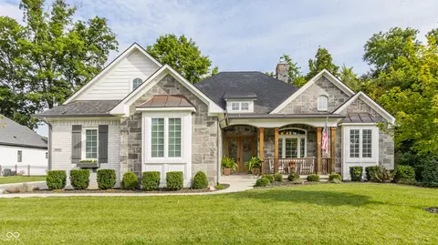 8834 Stonebriar Dr, Indianapolis, IN 46259