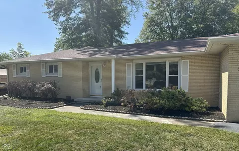 5105 S Breezewood Dr, Muncie, IN 47302