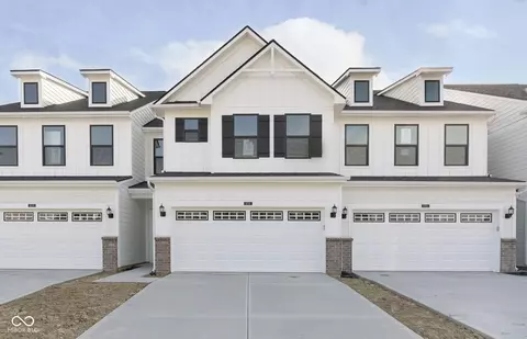 9745 Oleander Dr, Indianapolis, IN 46250