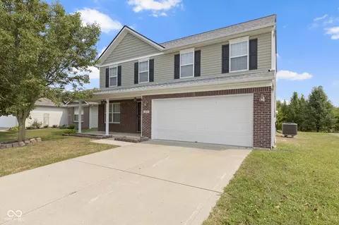 813 Aerostar Ct, Avon, IN 46123