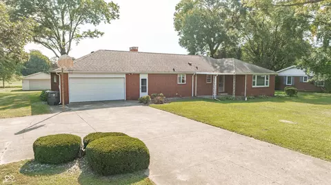 2404 Starlight Dr, Anderson, IN 46012