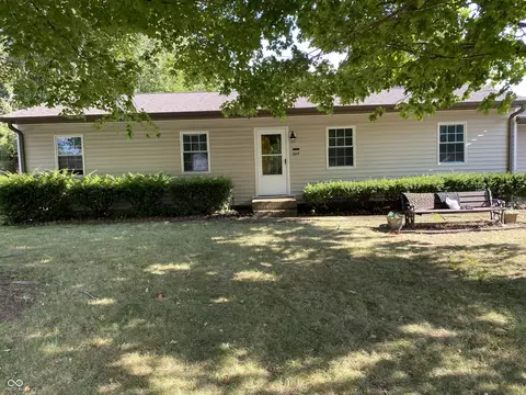 327 Fox Cir, Noblesville, IN 46060