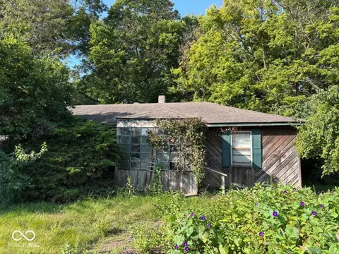 2125 N Scatterfield Rd, Anderson, IN 46012
