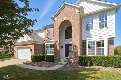 2176 Mustang Chase Dr, Westfield, IN 46074
