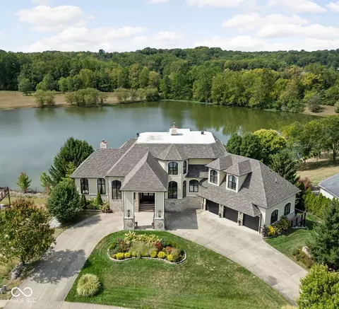 8816 Waterside Dr, Indianapolis, IN 46278