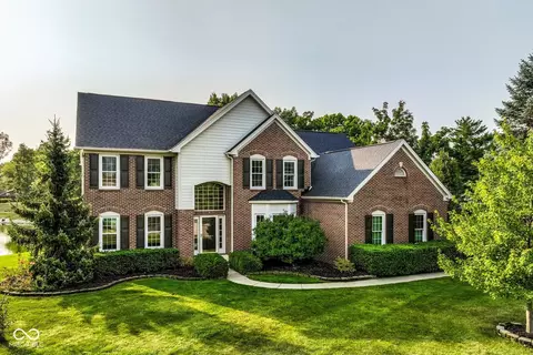 11365 Royal Cir, Carmel, IN 46032