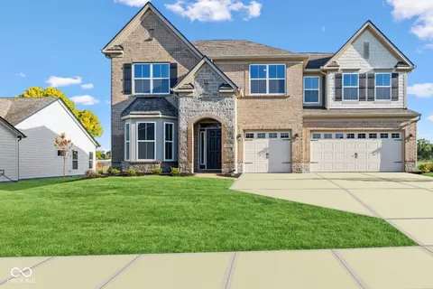 4060 Berry Chase Blvd, Greenwood, IN 46143
