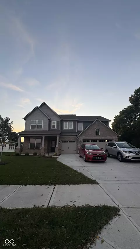 1198 Sambar Ln, Greenwood, IN 46143
