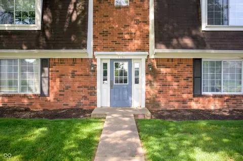 6454 Park Central Way #B, Indianapolis, IN 46260