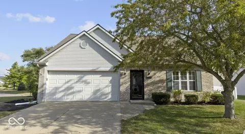 14906 Mia Dr, Carmel, IN 46033