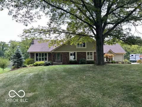 3693 Woodland Streams Dr, Greenwood, IN 46143