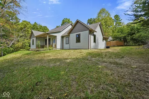 123 Ridgeway Dr, Nashville, IN 47448