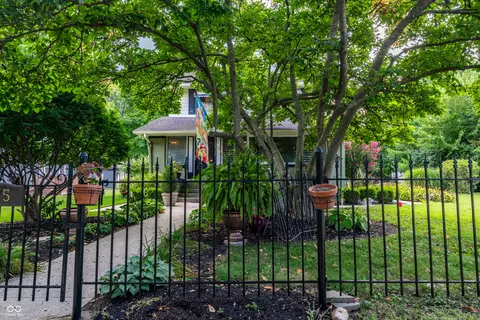 675 Woodruff Place West Dr, Indianapolis, IN 46201