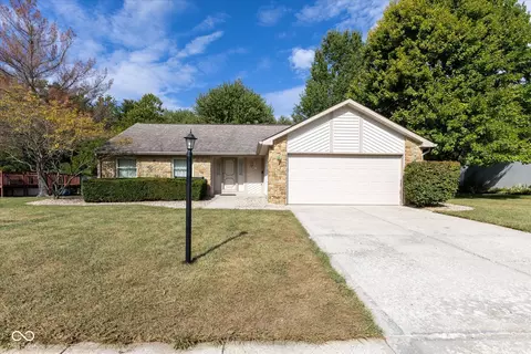 160 Briarwood Ct, Brownsburg, IN 46112