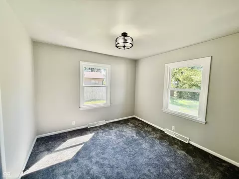 2822 Beech Dr, Columbus, IN 47203 photo 6