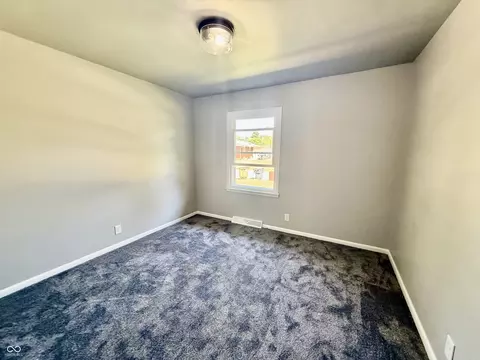 2822 Beech Dr, Columbus, IN 47203 photo 7