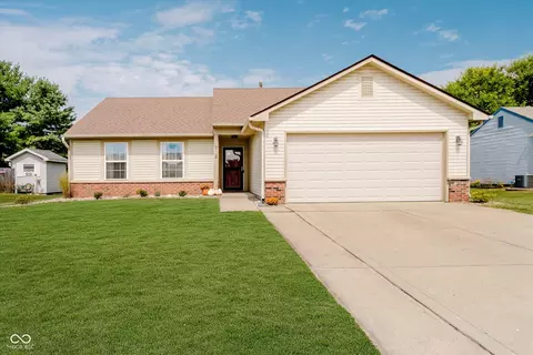 912 Delegate Dr, Shelbyville, IN 46176