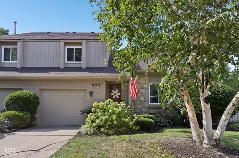 573 Conner Creek Dr, Fishers, IN 46038
