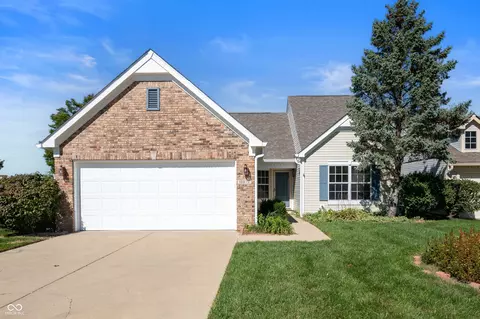 10872 Washington Bay Dr, Fishers, IN 46037