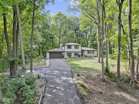 226 Saddlebrook Dr, Zionsville, IN 46077